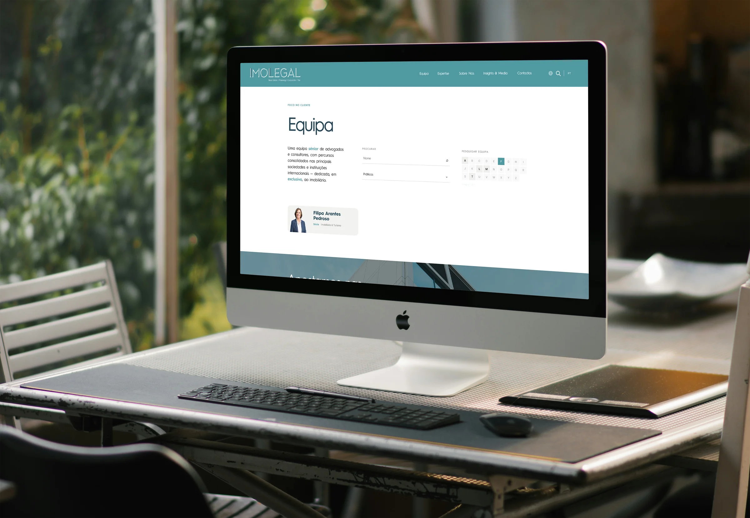Página de equipa do site da Imolegal em mockup de desktop